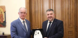 898de51b 133b 411a a066 8def3bdadbce.jpg