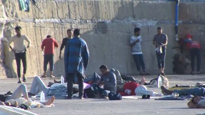 μεταναστες κρητη.jpg