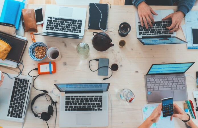 1754393911 ergazomenoi 1.jpg