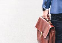 1754917998 ergazomenoi 1.jpg