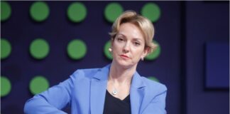 Alexandra Sdoukou 1.jpg