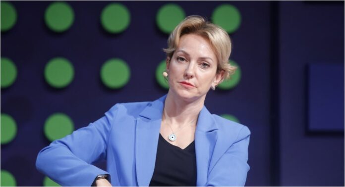 Alexandra Sdoukou 1.jpg