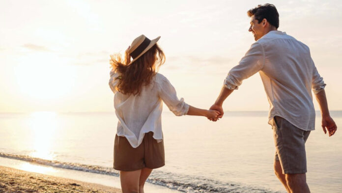 erotikos avgoustos.jpg