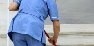 sxolikes katharistries 1.jpg