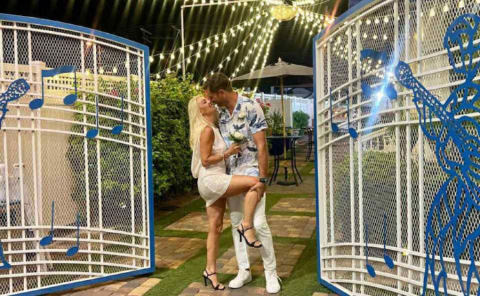 117efb047f64f55ea9230900d8d4fbed L.jpg