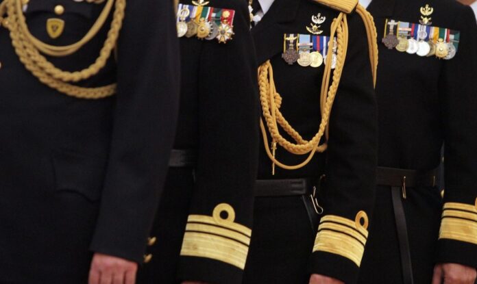 1758698262 enstoloi 1.jpg