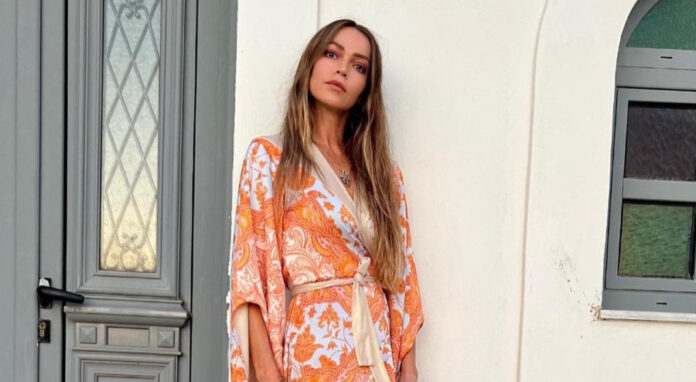 2f7d4a6576a5deec8dbb87d42c39c3b2 L.jpg