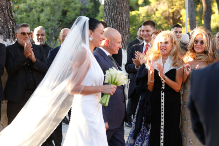 526341b8fb58a51e07e2a929ebb5c095 L.jpg