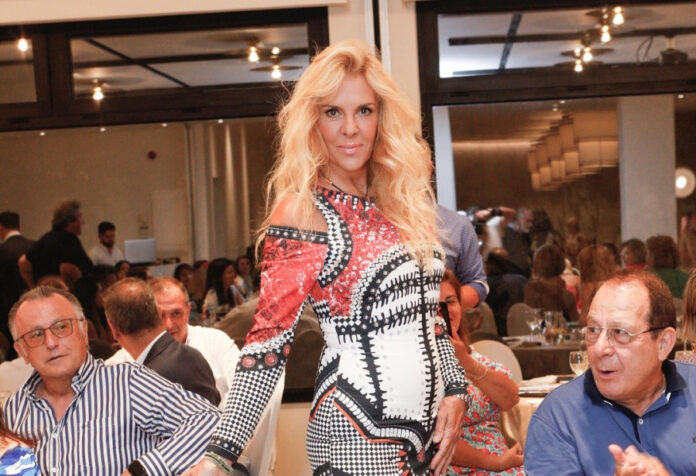 52a70e2e4ae588ce8891629013cfc22b L.jpg