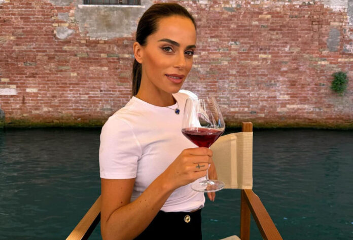 9538f557453de5fcac46072049600796 L.jpg