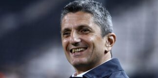 AP24298638393679 1.jpg