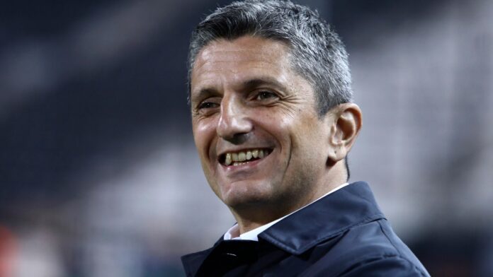 AP24298638393679 1.jpg