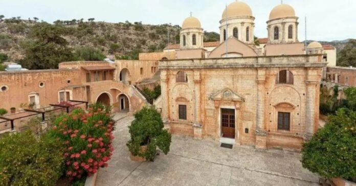 agiatriadatzagkarolon 0 1200x630.jpg