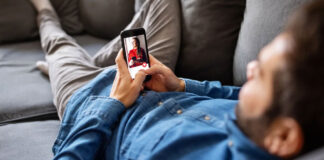 anthropoi apatoun.jpg