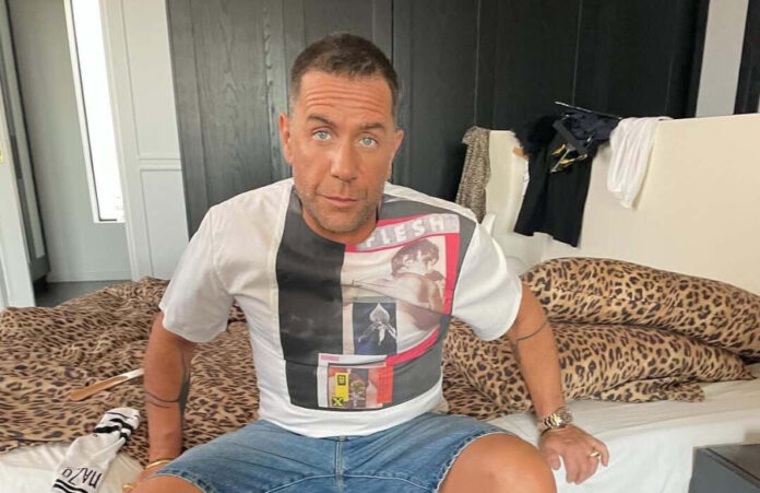 b2885a20d34844f161066a08b2c41c16 L.jpg