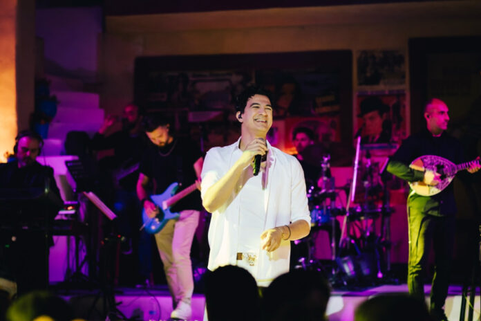 b39b041da815e15f3c2a3006eab5fff1 L.jpg