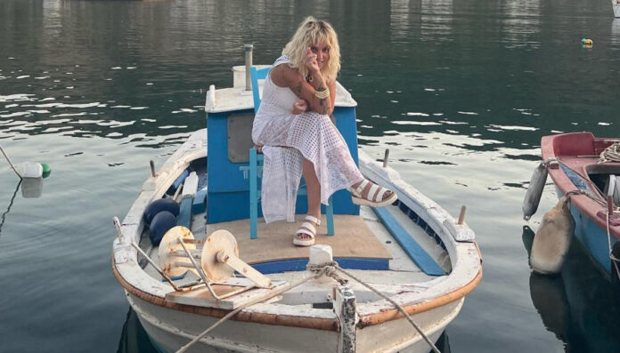 bb66d0542dba473bca1d3e03c7b2424d L.jpg