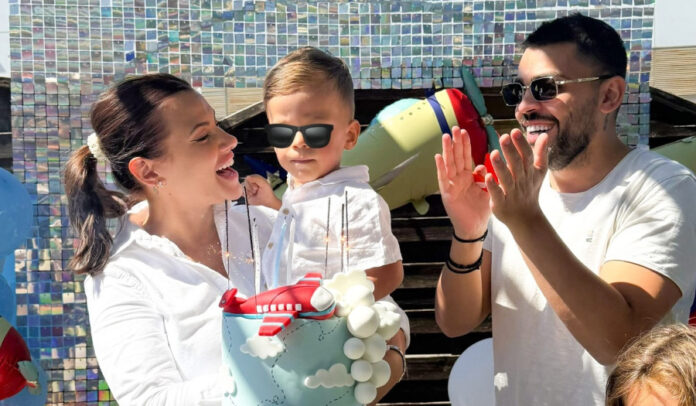 cda425a64f4dd2b5566bc6caee90eeec L.jpg