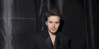 e2bf9158855cf189eb74eec15c843326 L.jpg