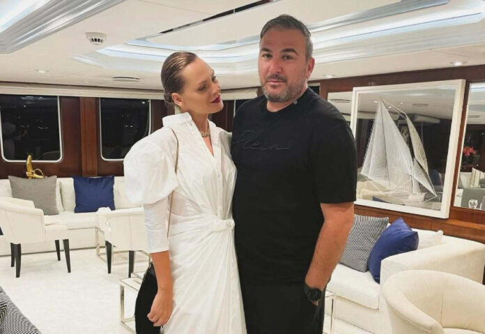 e597f1019a877884c86df056433b480b L.jpg e597f1019a877884c86df056433b480b L.jpg