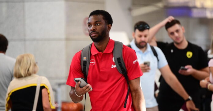 evans olympiacos 1200x630.jpg