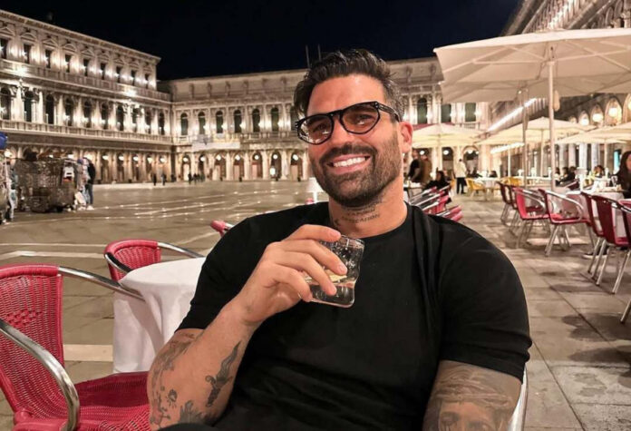 02b2955d085606cd58eac13470a082eb L.jpg