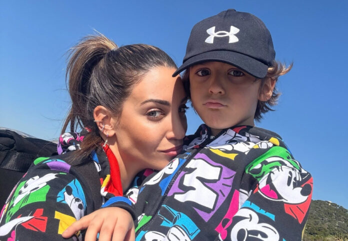 0fe3ee12e1f3798158830a025e61bae6 L.jpg