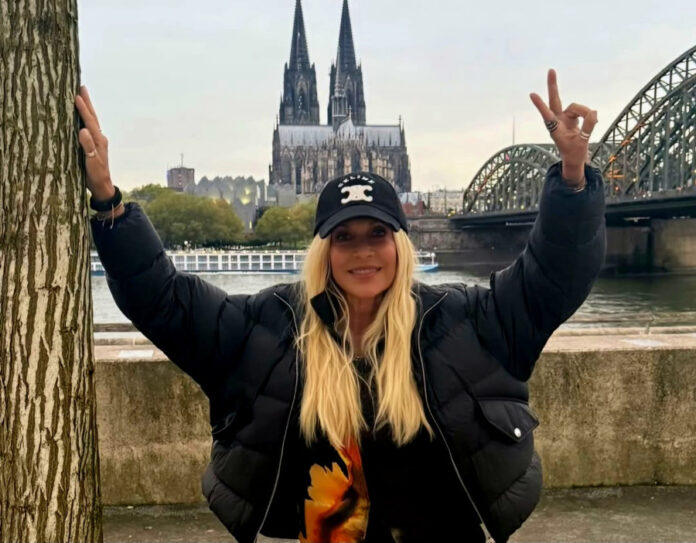 1bd53e5bf4ea460ad776b26de2a0f643 L.jpg