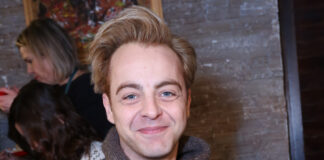 1dfba999e69158b32ee92b839e3a1f81 L.jpg