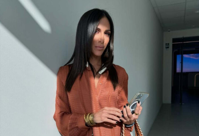 25700164b465a87e21fe09c50271a86b L.jpg