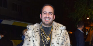 25a4bffbd0e743f0b9d40934b6e193b9 L.jpg