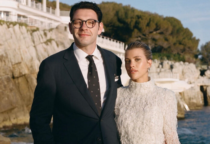 3273f56bbd7833da204d3c0057852159 L.jpg