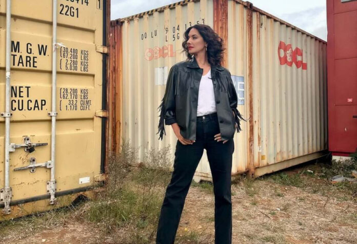 51ba1e70273ccb405f84000dca34a3fd L.jpg