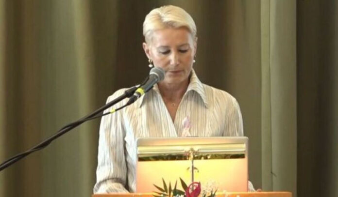 611432bdd533dd1581142d083b221a60 L.jpg