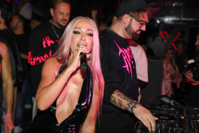 6d66861c4c056cc275034e11f1c7c049 L.jpg