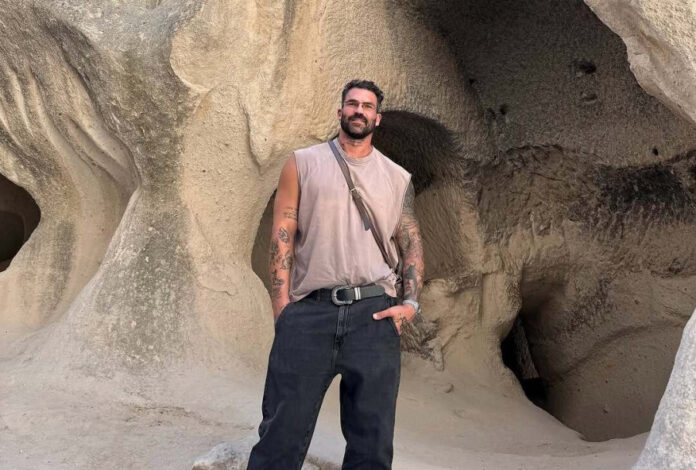 81b60ecd3c3e12f73c88cfe994e8f7b2 L.jpg