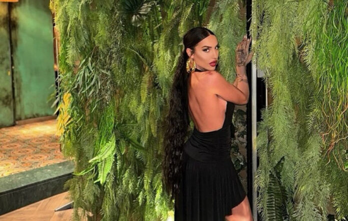 83323903f306b22afabb2debc59c04d9 L.jpg