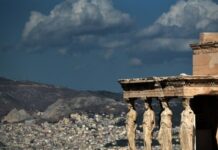 EVT AKROPOLH TOYRISTES PARTHENONAS 12 620x350.jpg