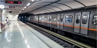 Mesa Mazikis Metaforas 1.jpg