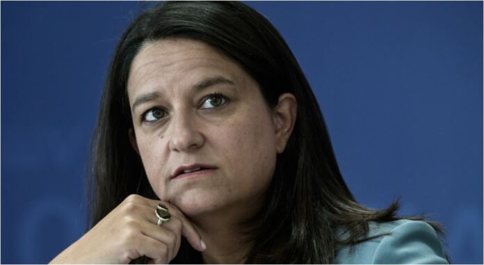 Niki Keramews 1 3.jpg Niki Keramews 1 3.jpg