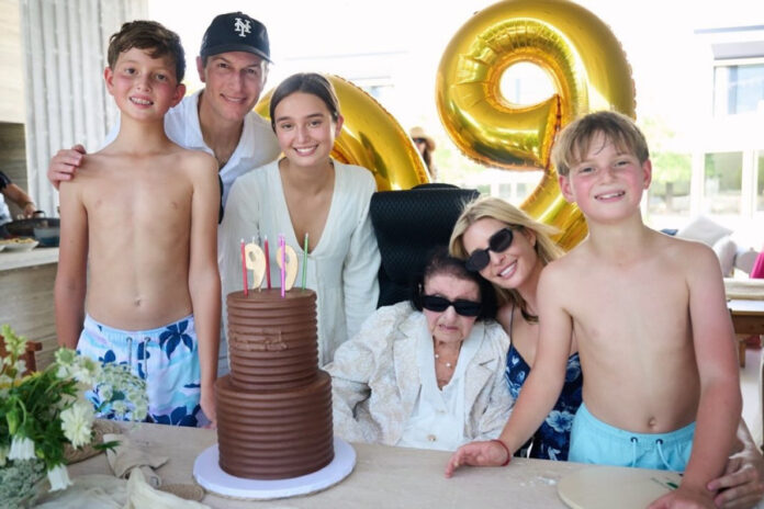 a708fd15d6d7034abcea4ad370cf3701 L.jpg