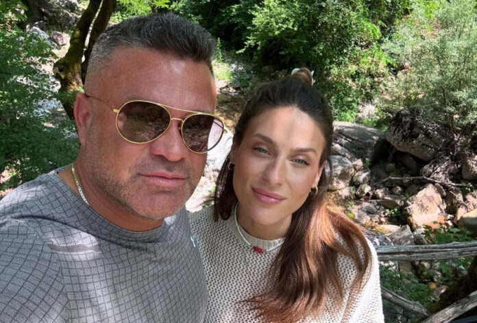 af1785d1c773f58556bd6000ac0cee2f L.jpg