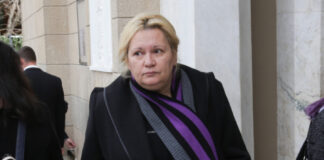 b68133912fd8d75e3eb8414eff8a1546 L.jpg