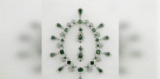 collier boucles marie louise louvre1 1200x630.jpg