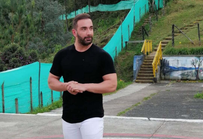 d24bdd4a78efd5a4c6d23b934eb4c64c L.jpg