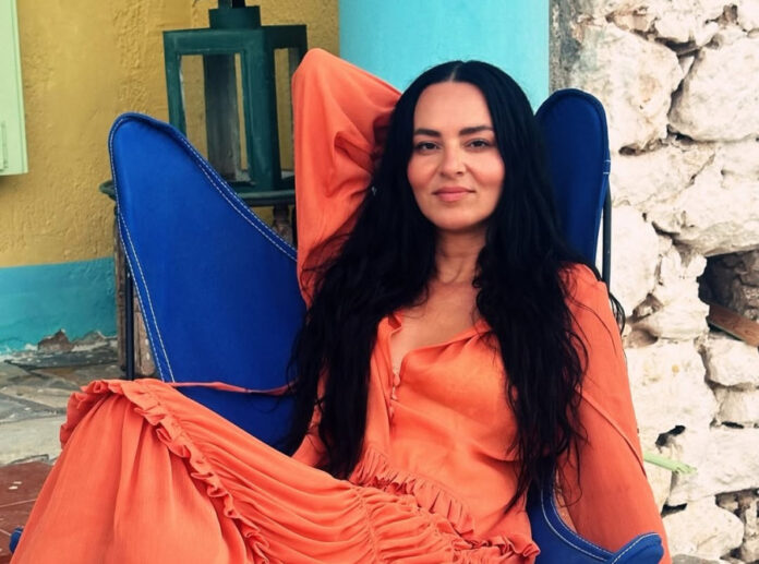 e572ef733cc2782217fdc7fc12fcd82a L.jpg