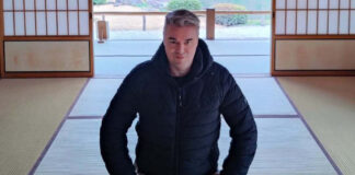 ee042bbb3e9c0cf6fb85c55617d603ad L.jpg