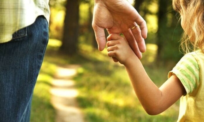 epidoma paidiou 1.jpg