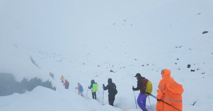 everest 1 1200x630.jpg