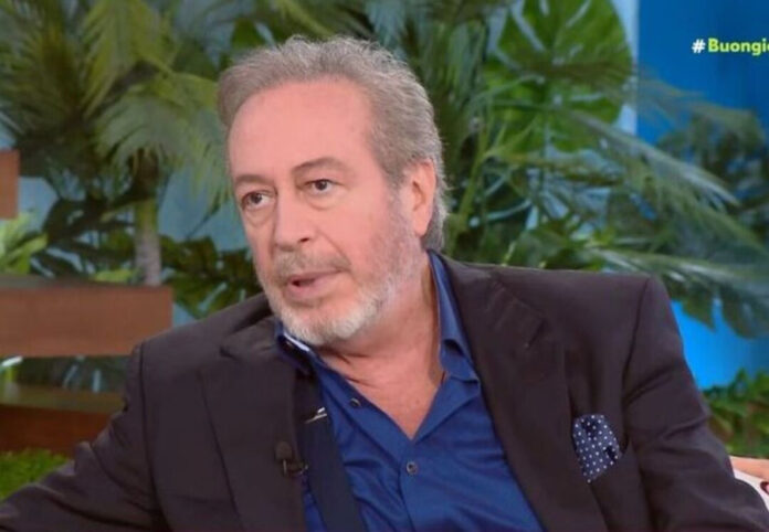 f6fcb0424acb8cf1d9b44eea39cb59f9 L.jpg